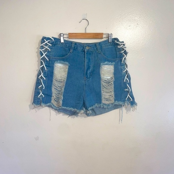 SHEIN Ripped Jean Shorts - Picture 5 of 5